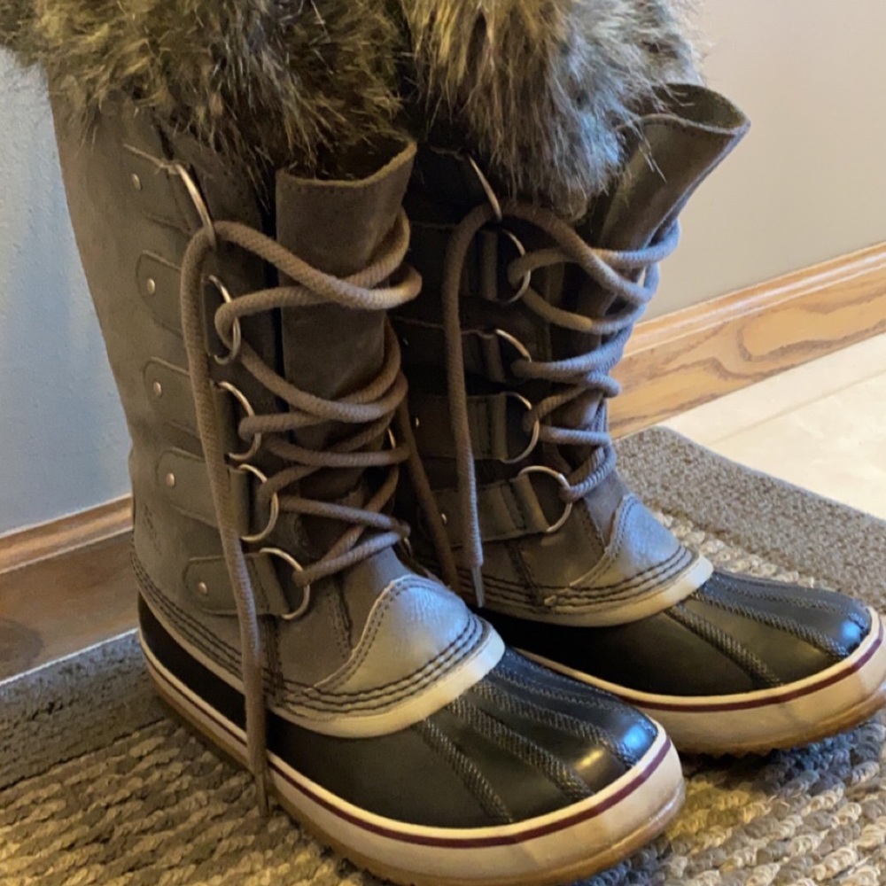 Size 8.5 Joan of Arctic Sorel Boots